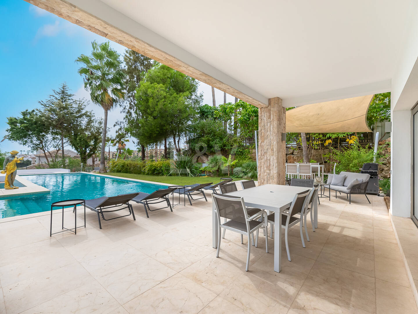 Fantastisk modern villa i Paraiso Alto med havsutsikt