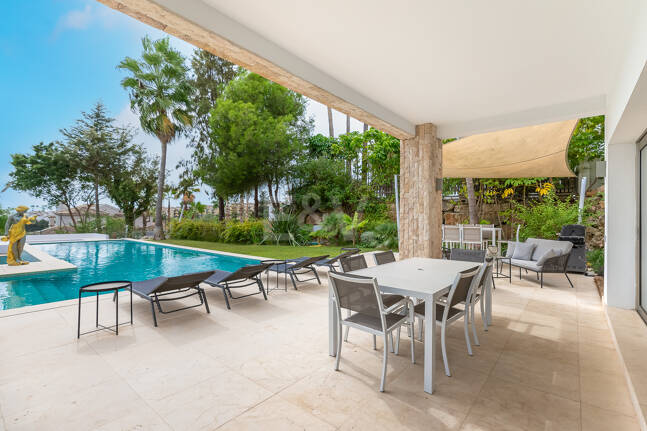 Fantastisk modern villa i Paraiso Alto med havsutsikt