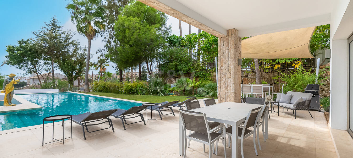 Stunning modern Villa in Paraiso Alto with Sea Views