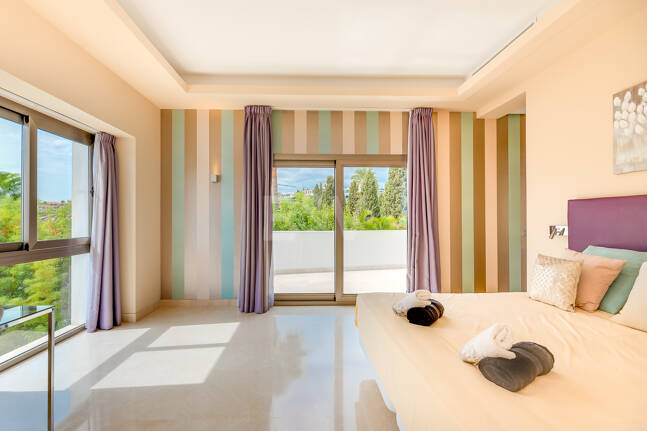 Fantastisk modern villa i Paraiso Alto med havsutsikt