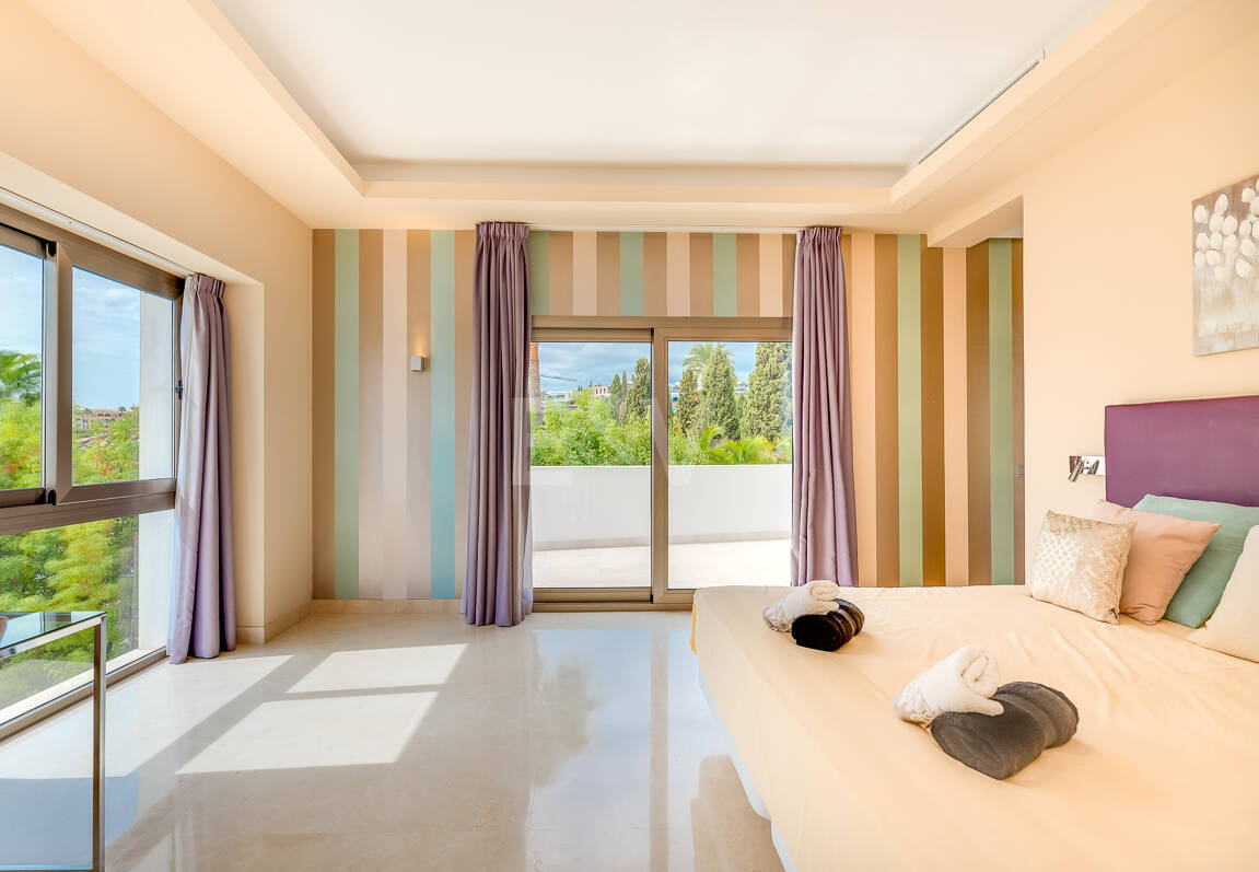 Fantastisk modern villa i Paraiso Alto med havsutsikt