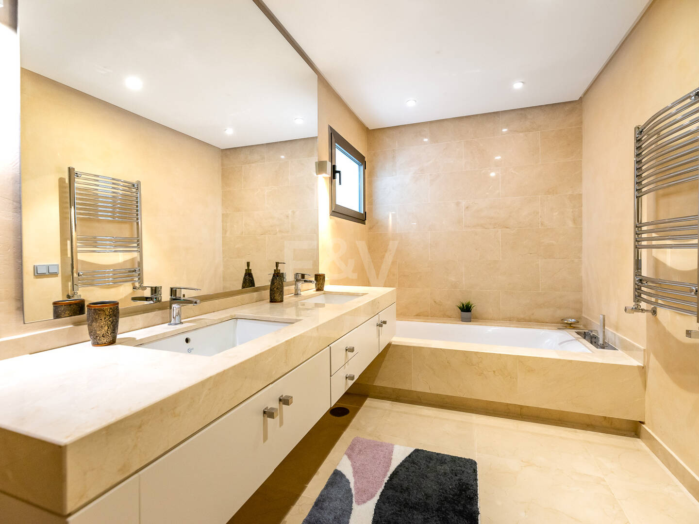 Fantastisk modern villa i Paraiso Alto med havsutsikt