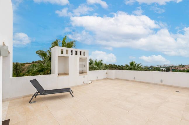 Fantastisk modern villa i Paraiso Alto med havsutsikt