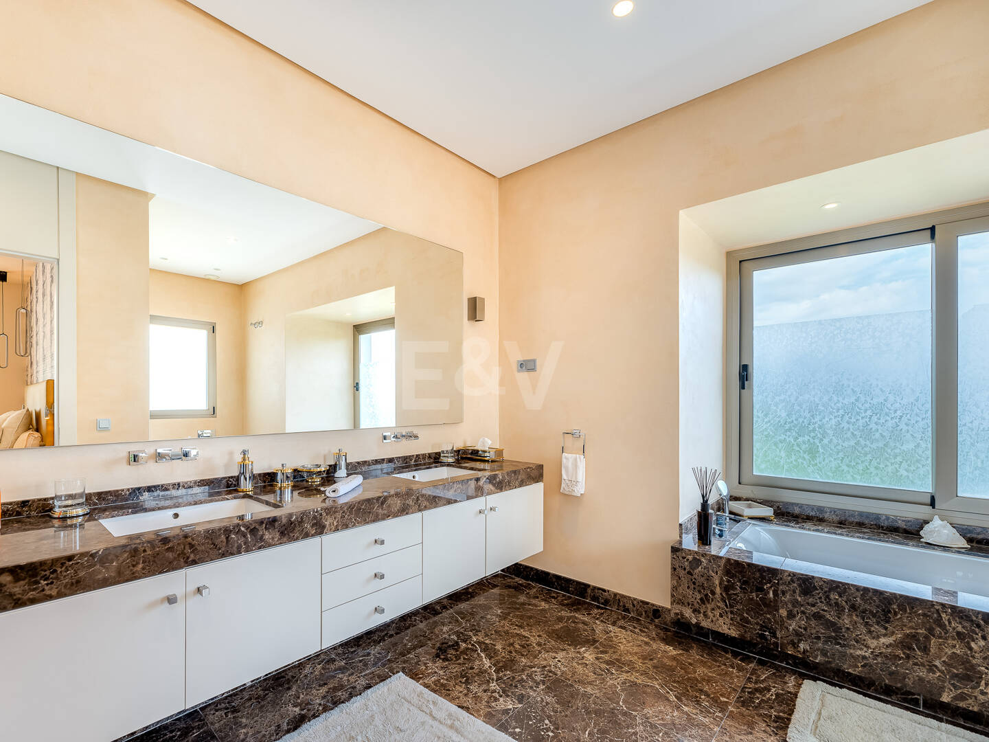 Oszałamiająca nowoczesna willa w Paraiso Alto z widokiem na morze