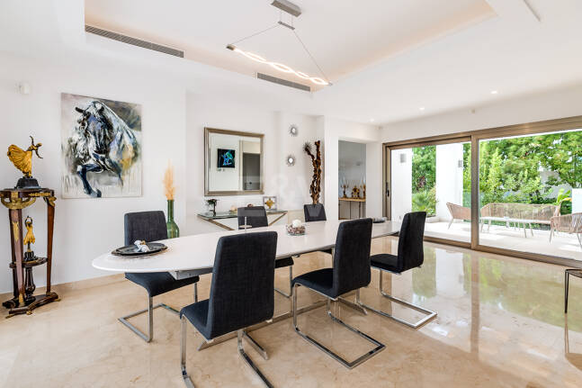 Fantastisk modern villa i Paraiso Alto med havsutsikt