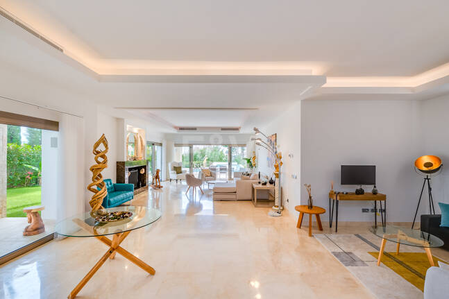 Fantastisk modern villa i Paraiso Alto med havsutsikt