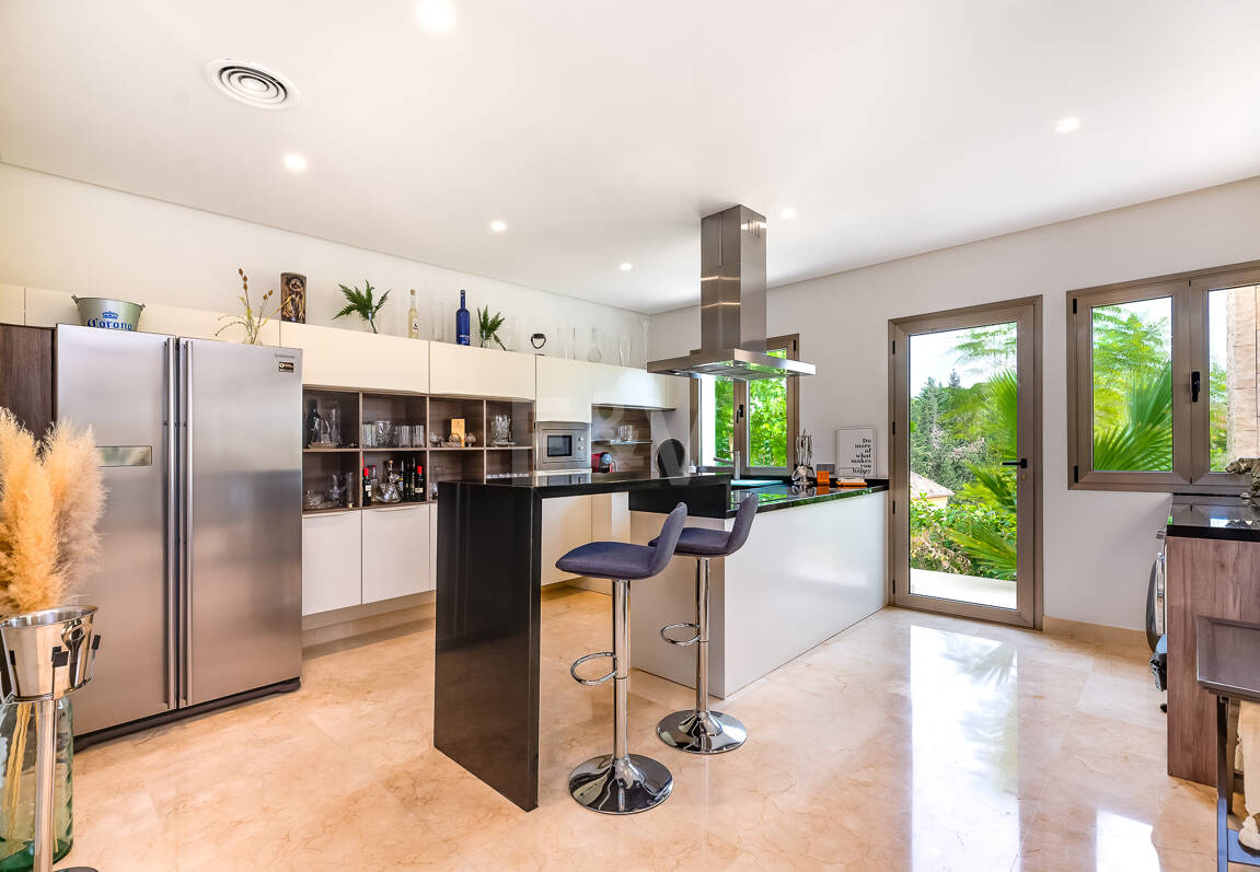 Fantastisk modern villa i Paraiso Alto med havsutsikt