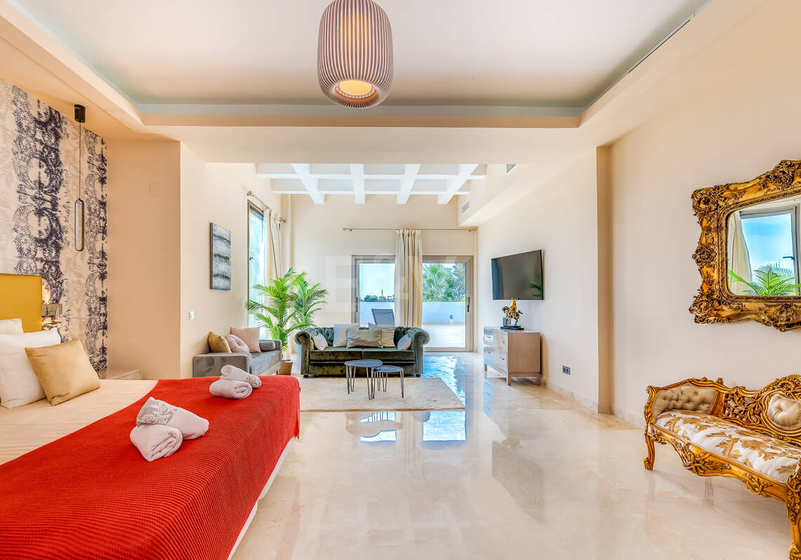 Moderna Villa en Paraiso Alto con Vistas al Mar