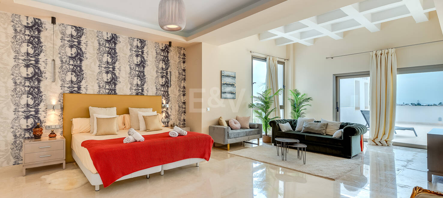 Stunning modern Villa in Paraiso Alto with Sea Views
