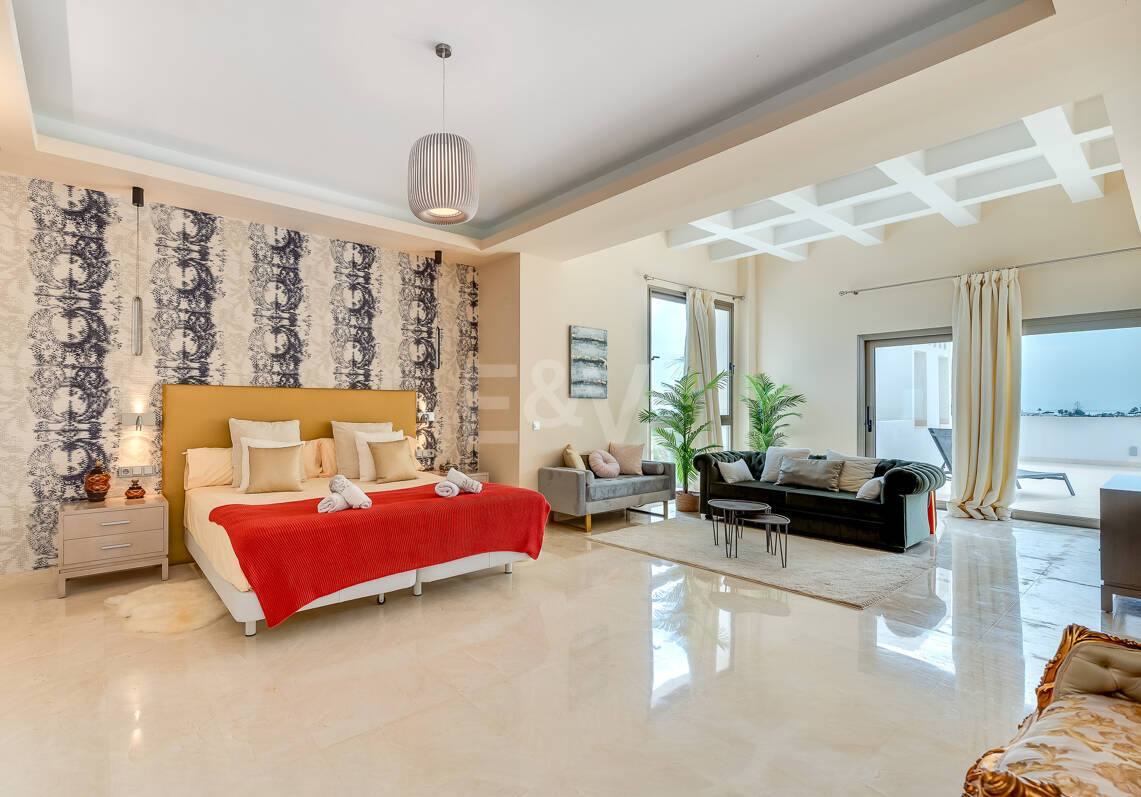 Moderna Villa en Paraiso Alto con Vistas al Mar