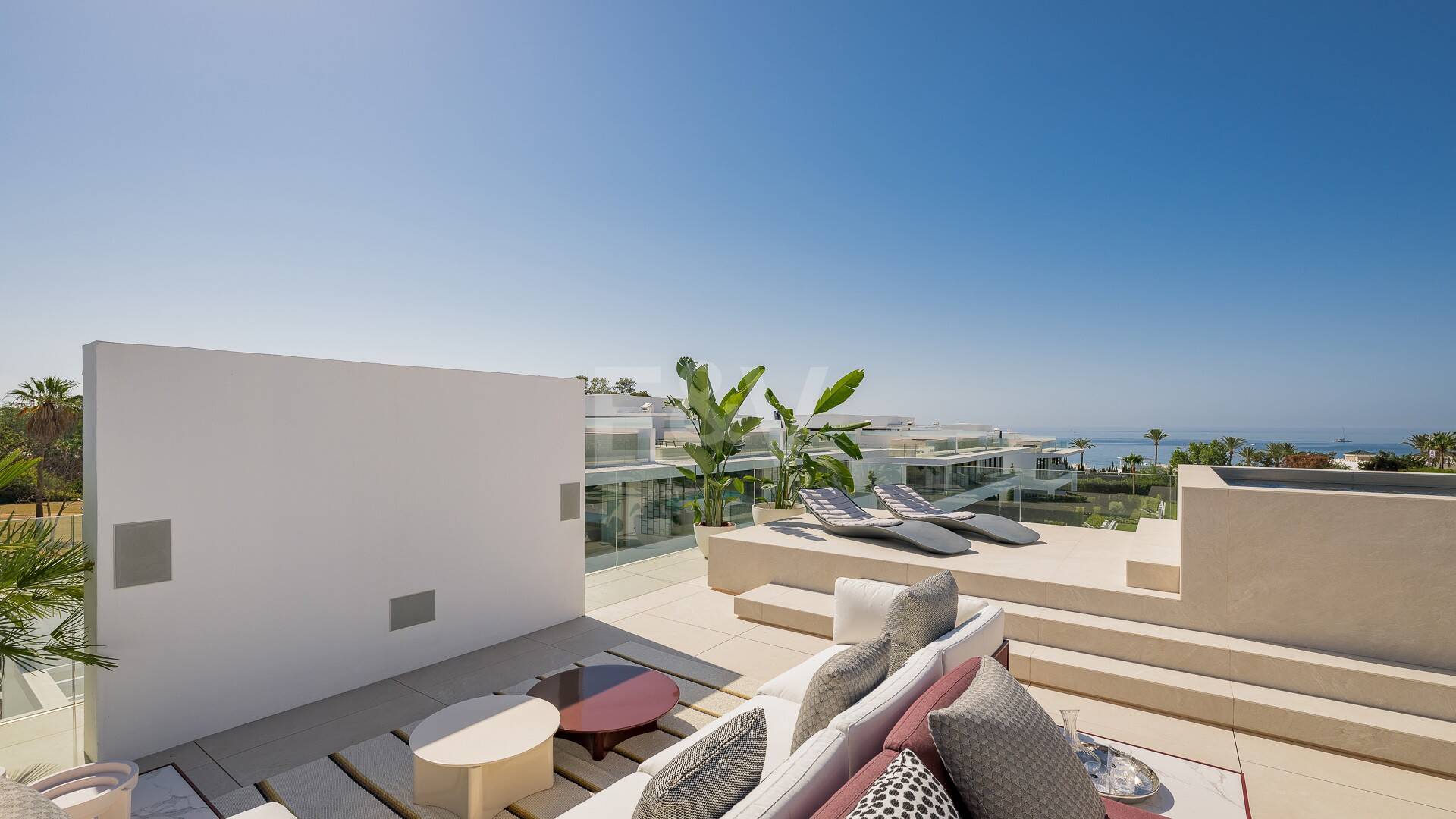 Sofisticadas villas contemporáneas en la Milla de Oro