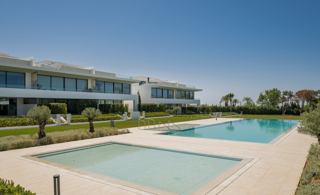 Sofisticadas villas contemporáneas en la Milla de Oro