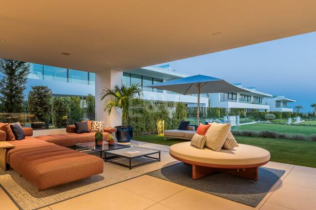 Exklusiva samtida villor på Marbellas gyllene mil