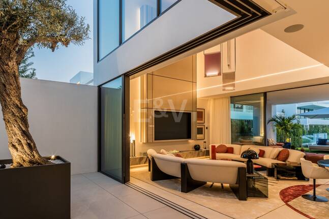 Exklusiva samtida villor på Marbellas gyllene mil