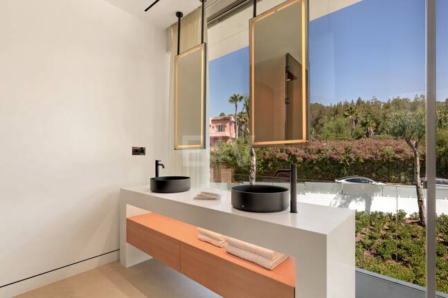 Exklusiva samtida villor på Marbellas gyllene mil