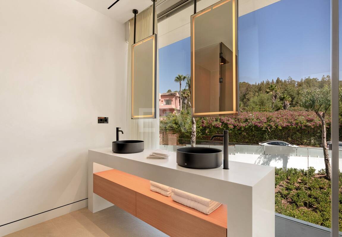 Exklusiva samtida villor på Marbellas gyllene mil