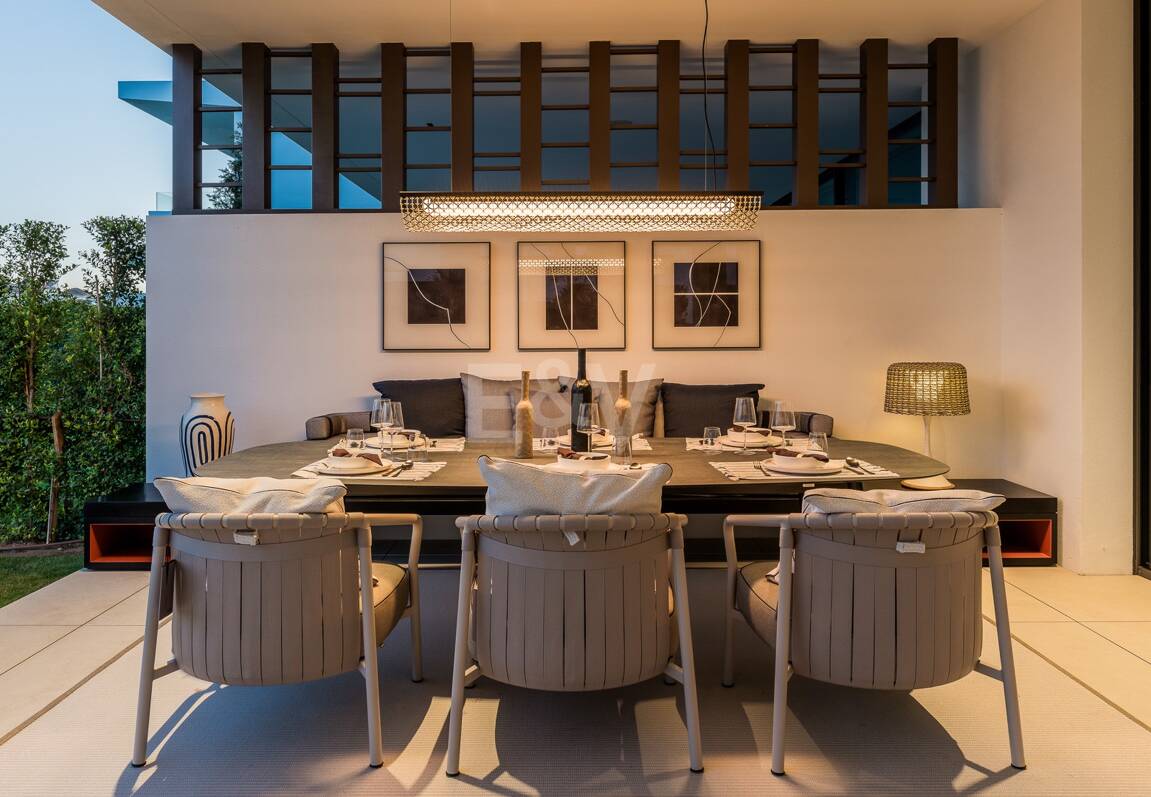 Exklusiva samtida villor på Marbellas gyllene mil