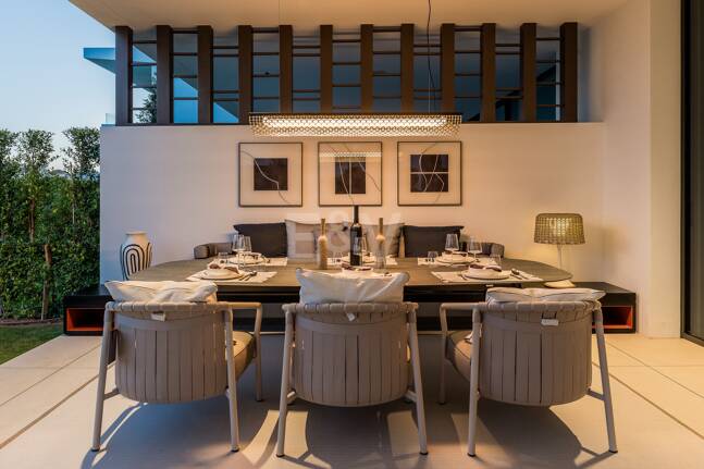 Exklusiva samtida villor på Marbellas gyllene mil