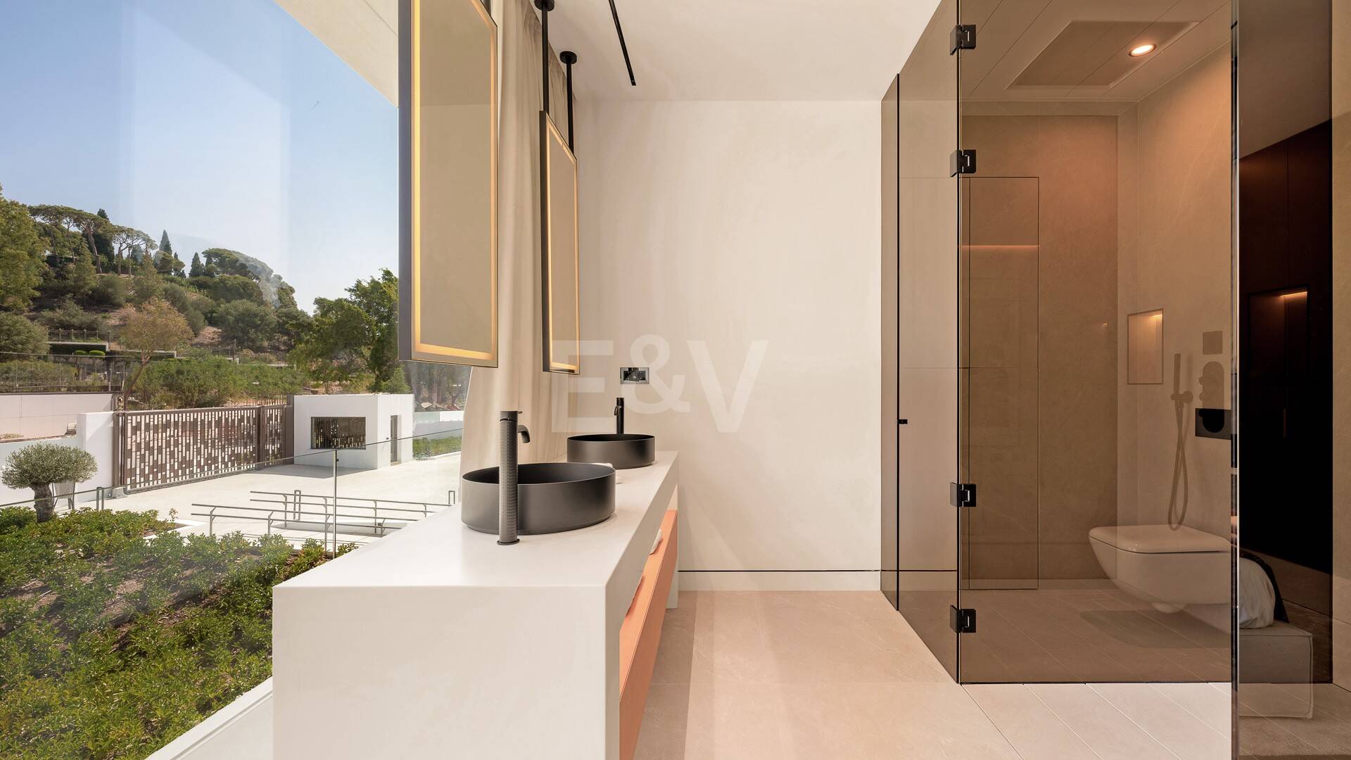 Sofisticadas villas contemporáneas en la Milla de Oro