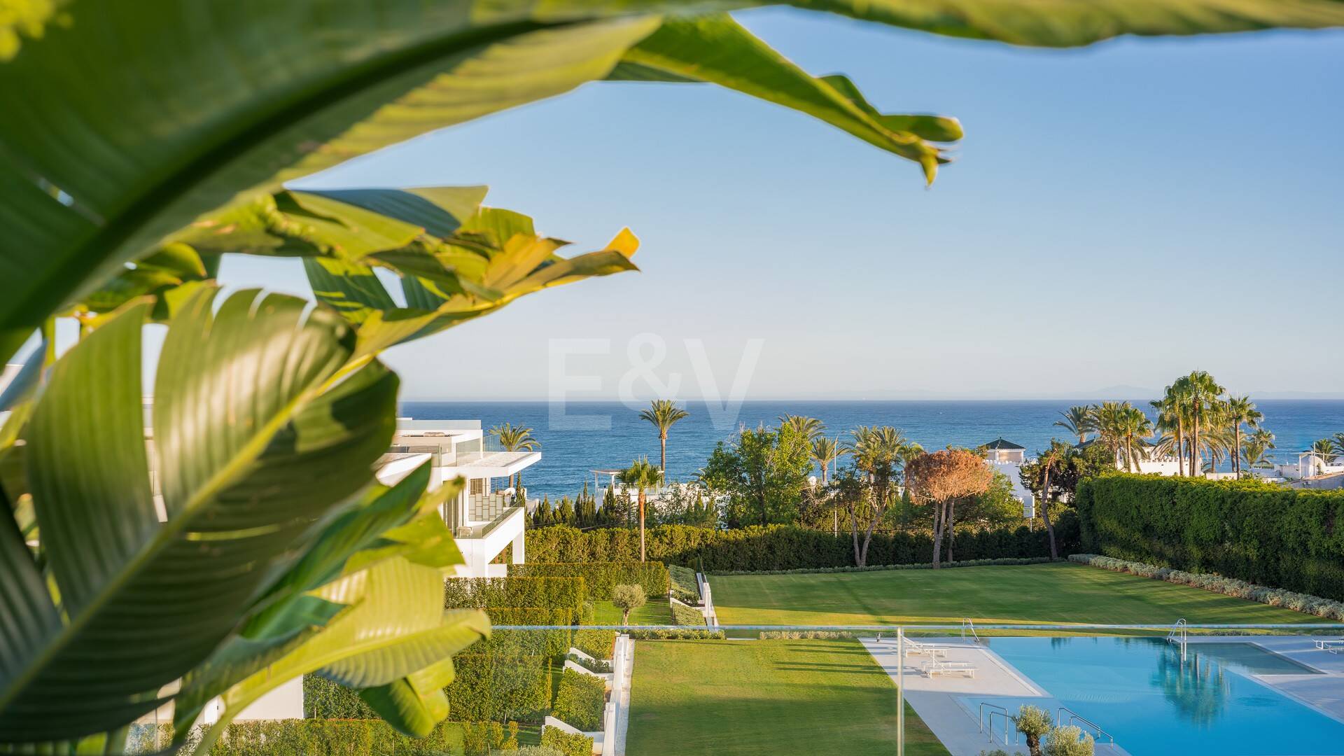 Sofisticadas villas contemporáneas en la Milla de Oro