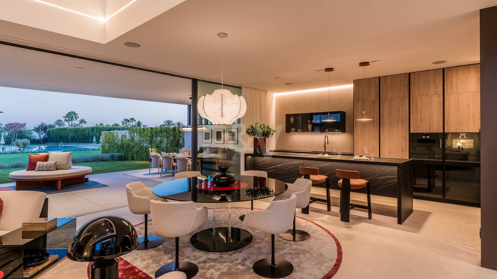 Sofisticadas villas contemporáneas en la Milla de Oro