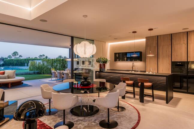 Exklusiva samtida villor på Marbellas gyllene mil