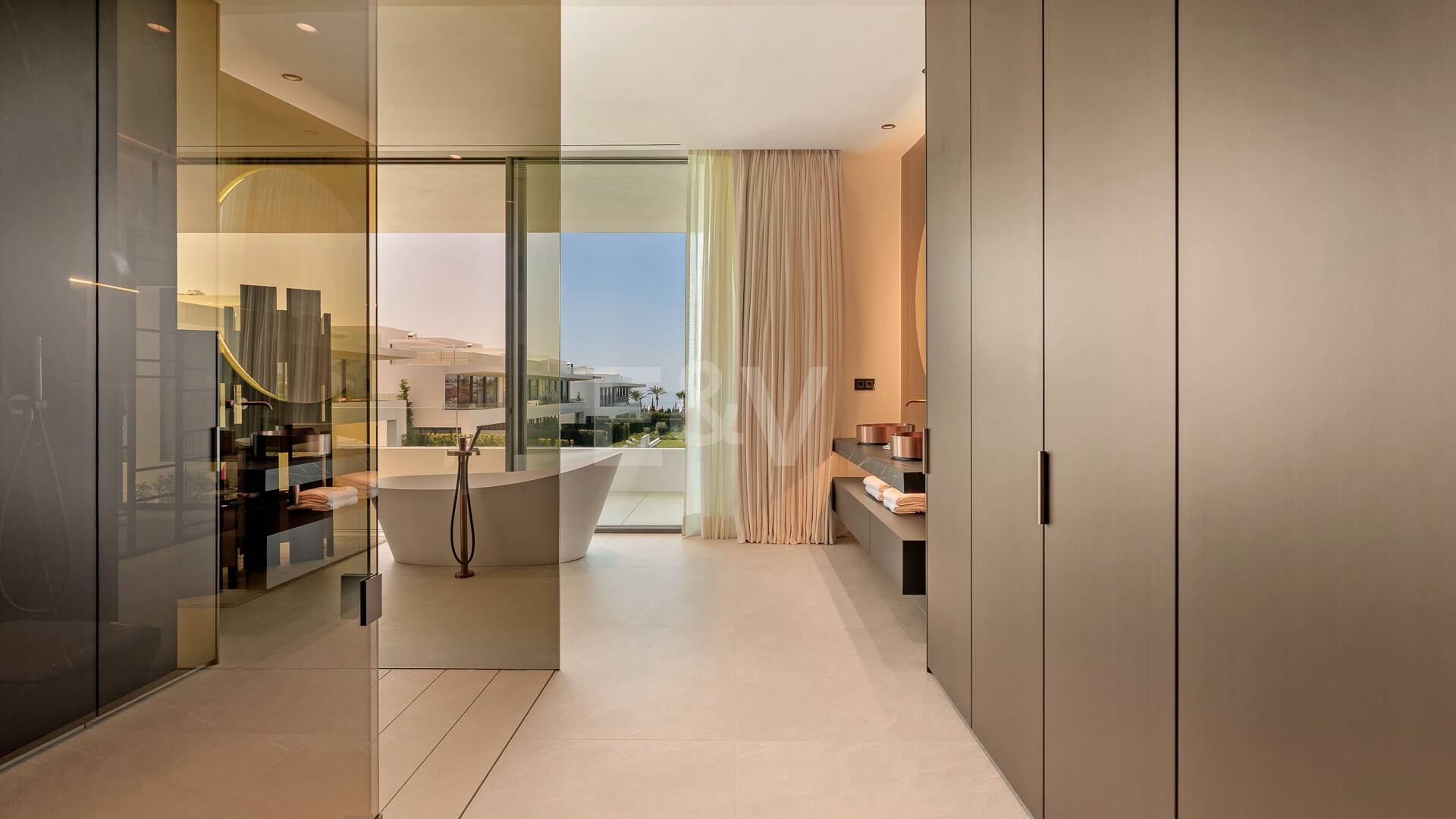 Sofisticadas villas contemporáneas en la Milla de Oro