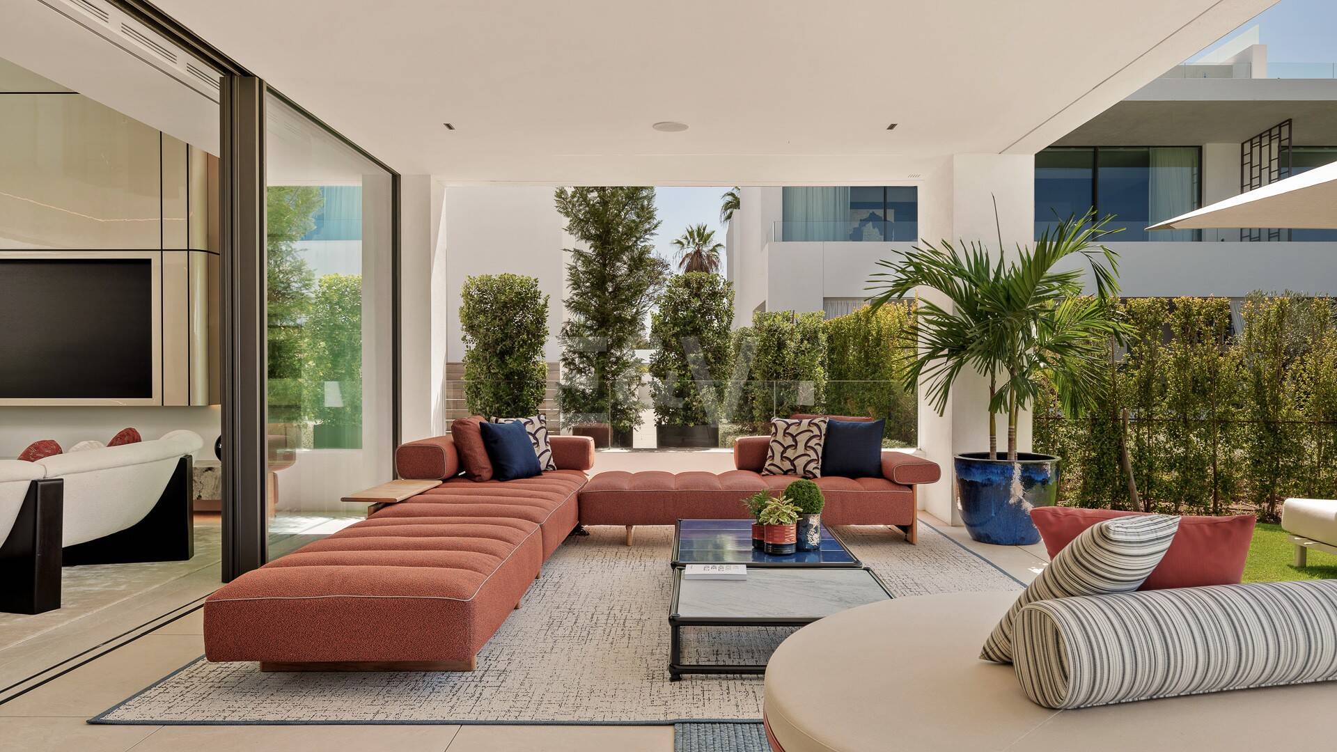 Sofisticadas villas contemporáneas en la Milla de Oro