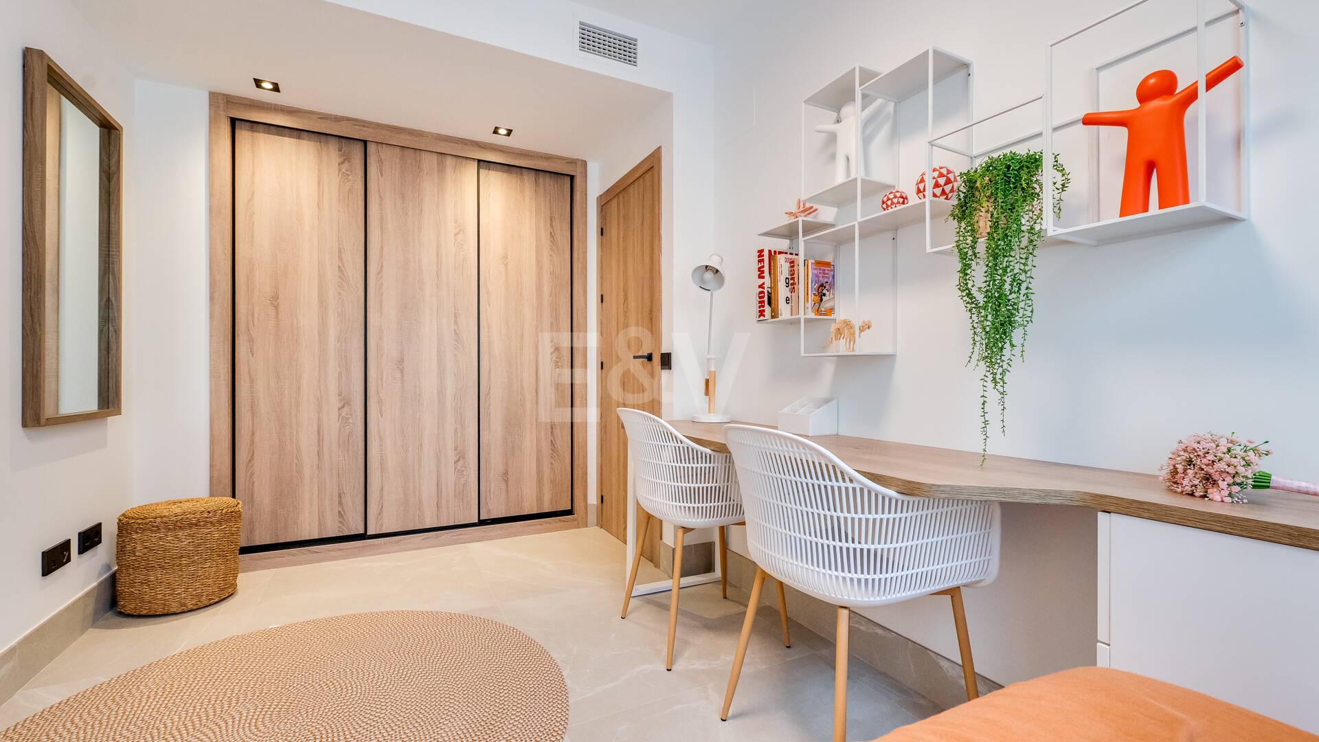 Nowe miasta Off- Plan z widokiem na morze panoramiczne i góry