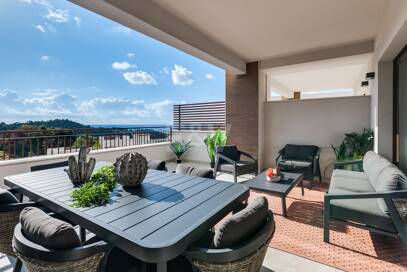 Nowe miasta Off- Plan z widokiem na morze panoramiczne i góry