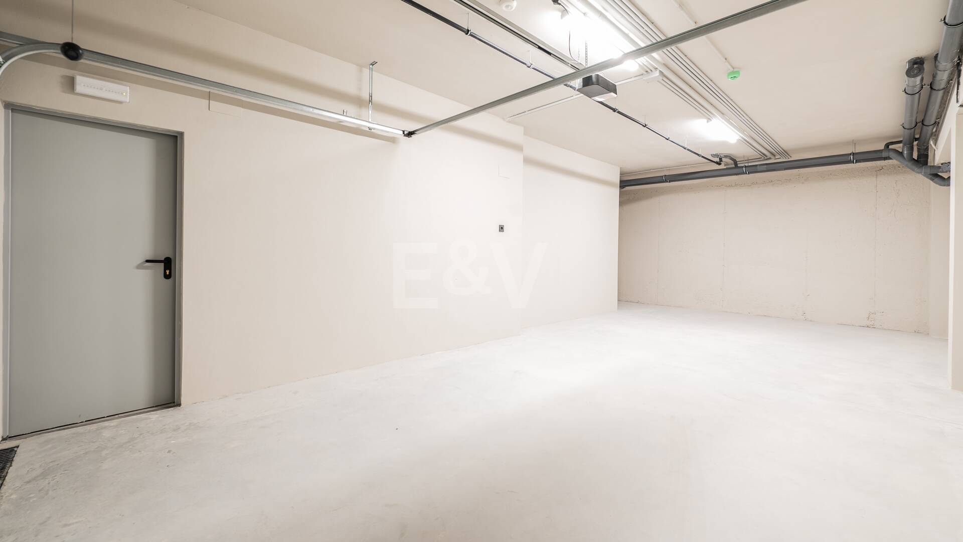 Nowe miasta Off- Plan z widokiem na morze panoramiczne i góry