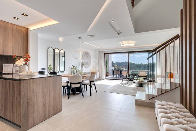 Nowe miasta Off- Plan z widokiem na morze panoramiczne i góry