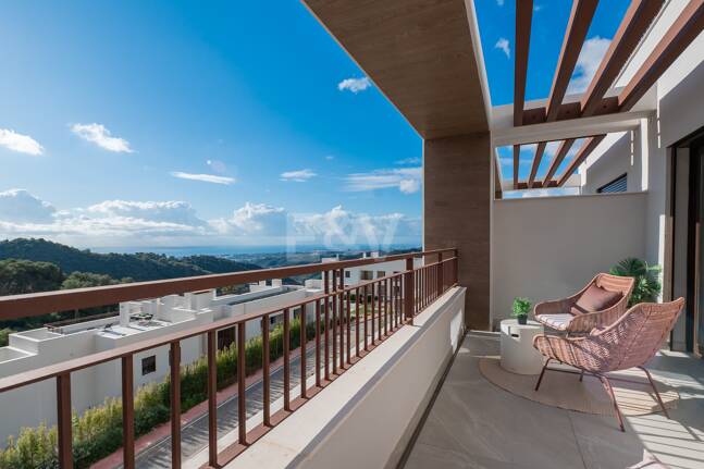 Nowe miasta Off- Plan z widokiem na morze panoramiczne i góry