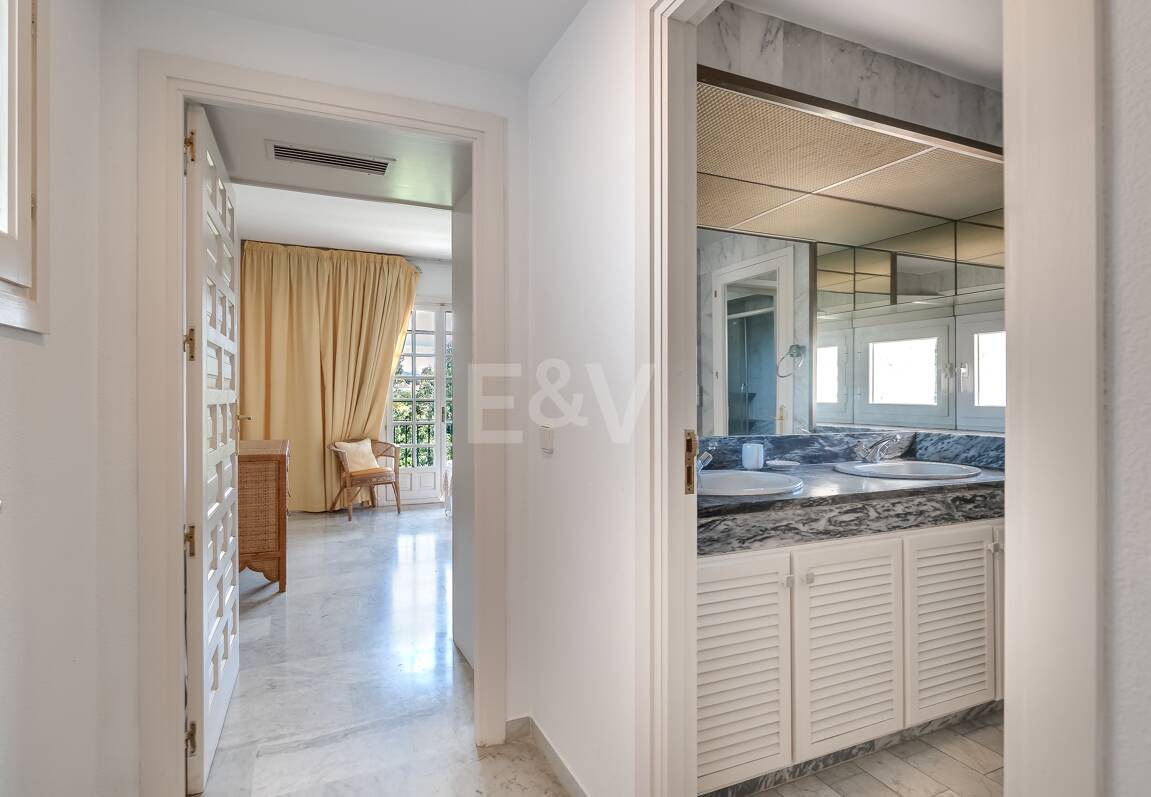 Exklusives Penthouse im Puente Romano Beach Resort mit hohem Investitionspotenzial