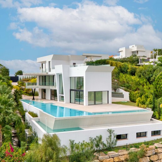 Moderne Villa in erster Reihe am Golfplatz mit traumhafter Aussicht