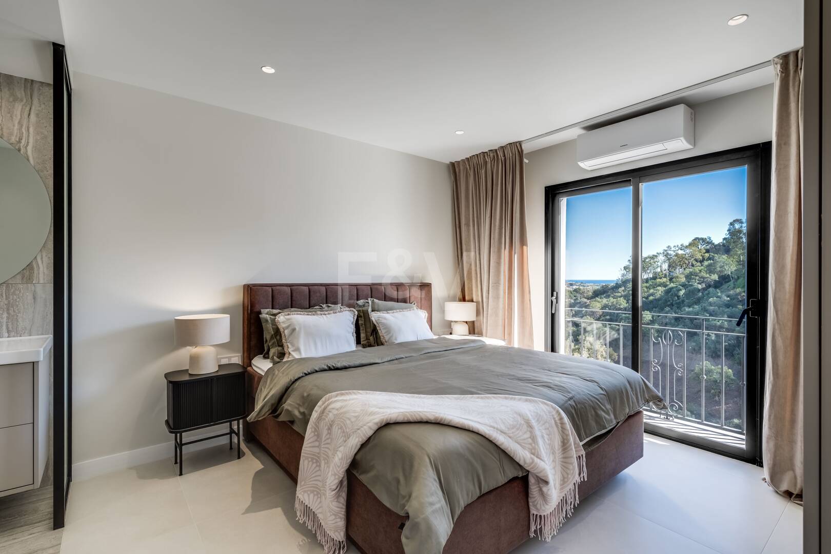 Oszałamiające 3- Apartament w Puerto del Almendro, Benahavis z widokiem na morze