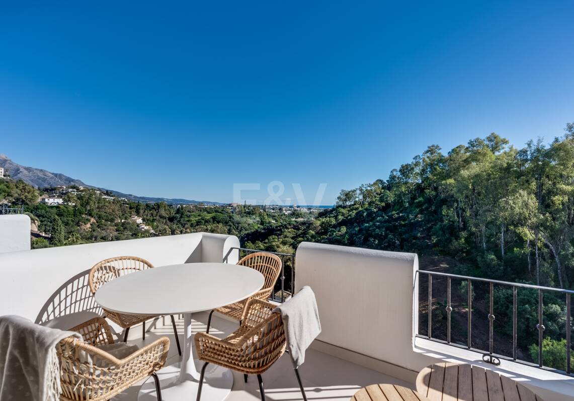 Atemberaubende 3-Zimmer-Wohnung in Puerto del Almendro, Benahavís mit Meerblick