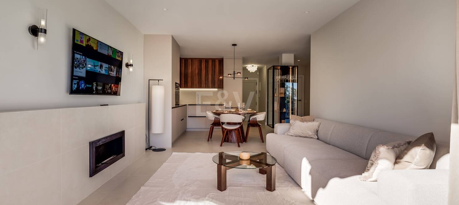 Oszałamiające 3- Apartament w Puerto del Almendro, Benahavis z widokiem na morze
