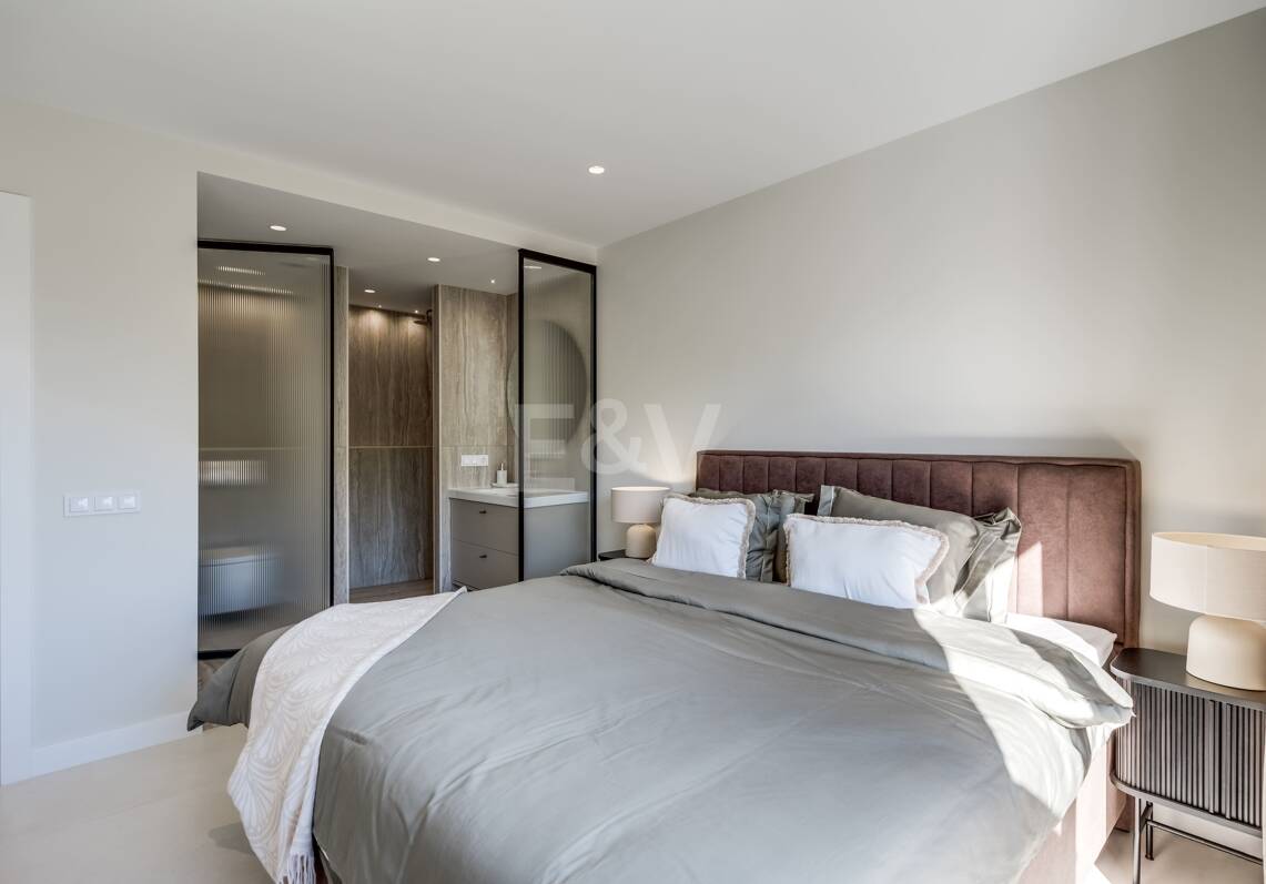 Atemberaubende 3-Zimmer-Wohnung in Puerto del Almendro, Benahavís mit Meerblick