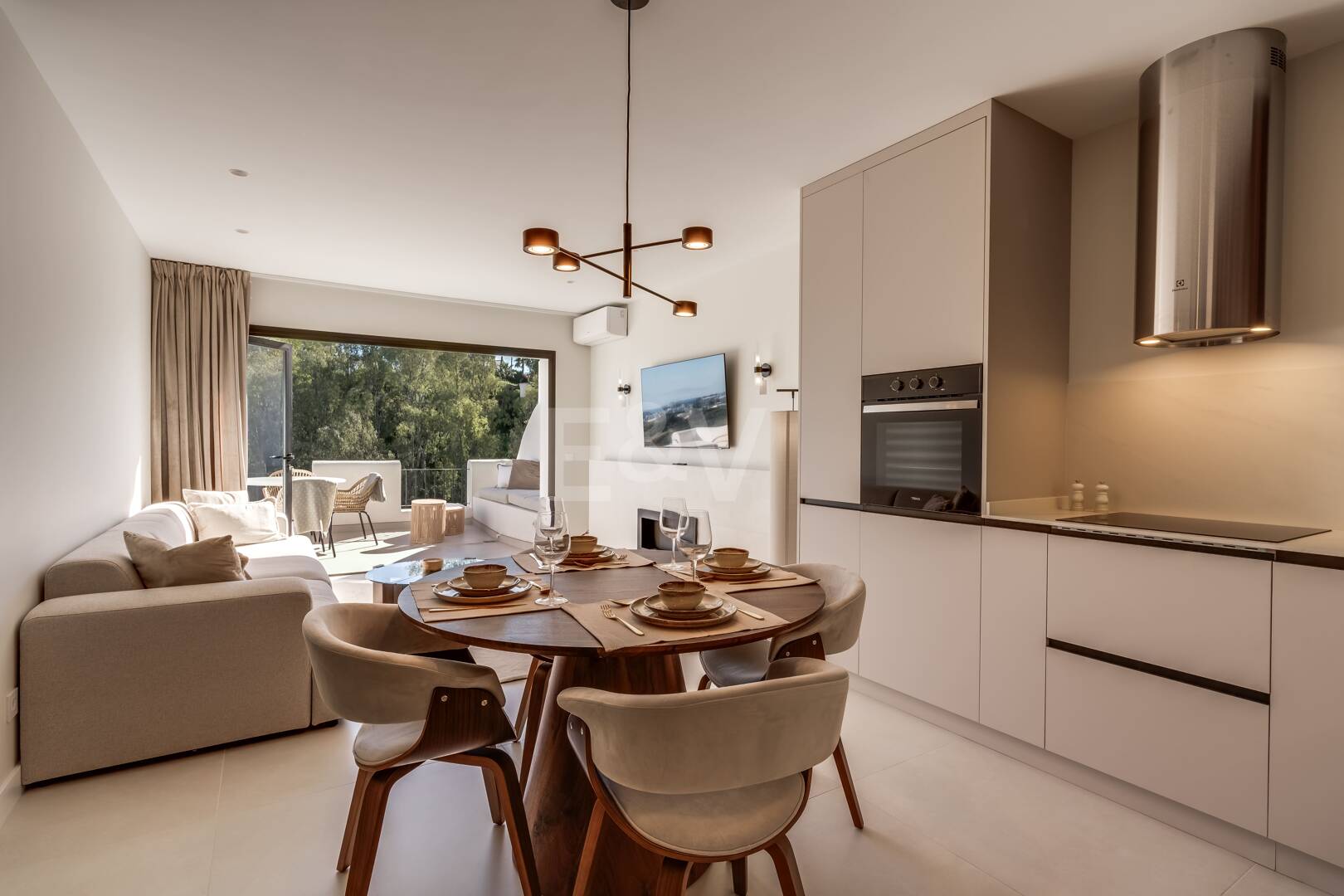 Oszałamiające 3- Apartament w Puerto del Almendro, Benahavis z widokiem na morze