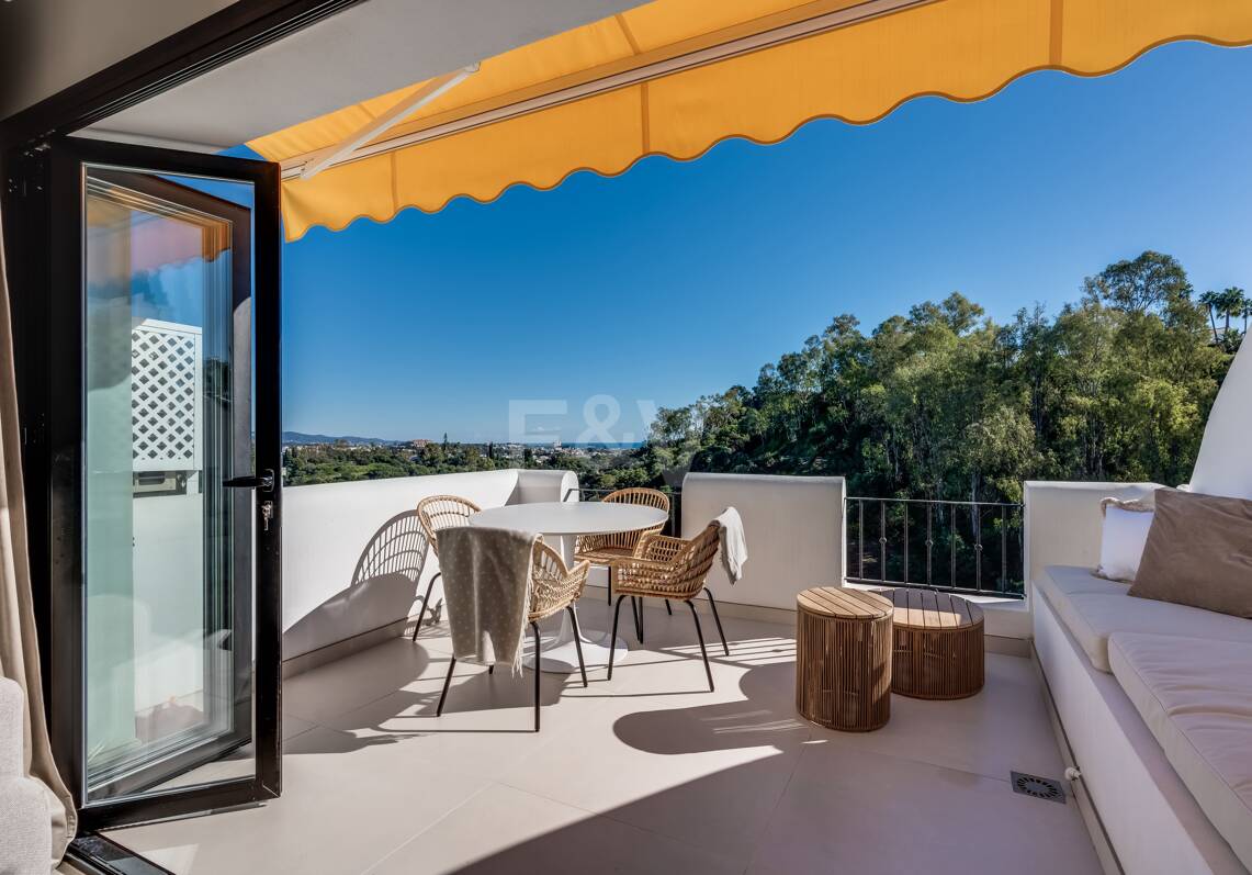 Atemberaubende 3-Zimmer-Wohnung in Puerto del Almendro, Benahavís mit Meerblick