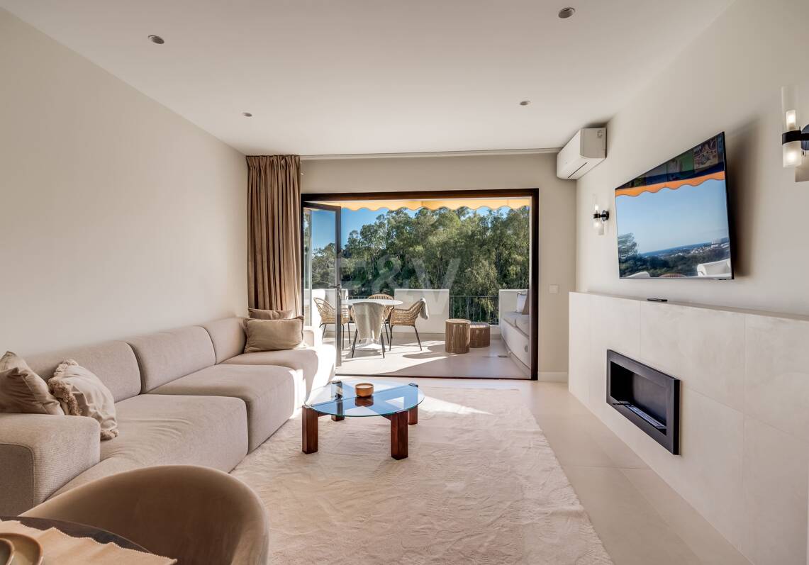 Atemberaubende 3-Zimmer-Wohnung in Puerto del Almendro, Benahavís mit Meerblick