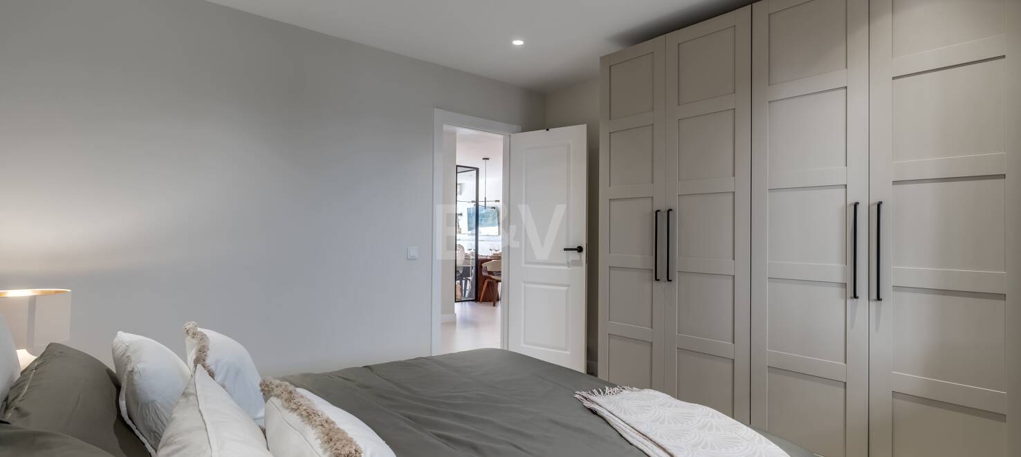 Oszałamiające 3- Apartament w Puerto del Almendro, Benahavis z widokiem na morze