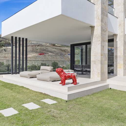 Modern villa i Paraiso Alto med havsutsikt