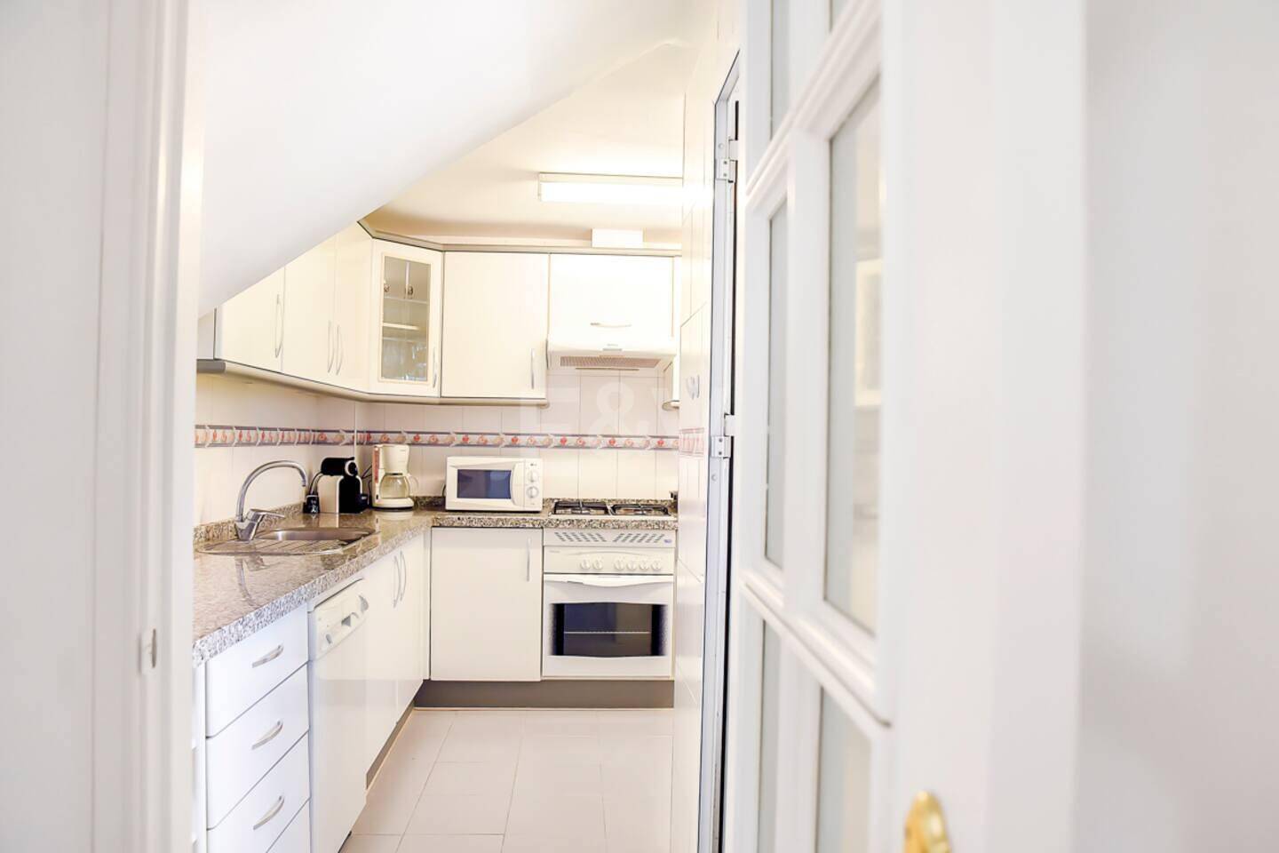 Duplex Penthouse Front Line Golf in Guadalmina Baja Available for Long Term