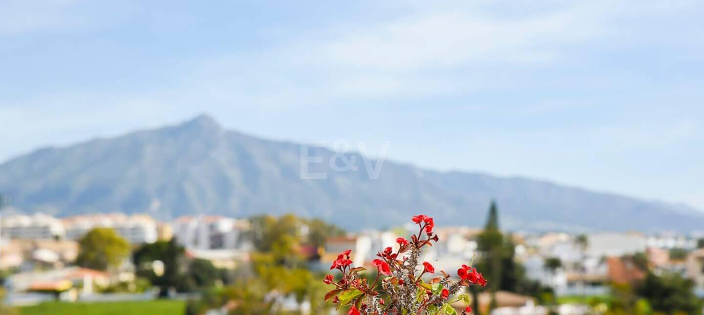 Tvåvåningslägenhet att hyra i Guadalmina Baja, San Pedro de Alcantara
