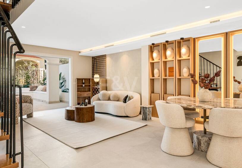 Stylish Townhouse i Gated Community nära Puente Romano