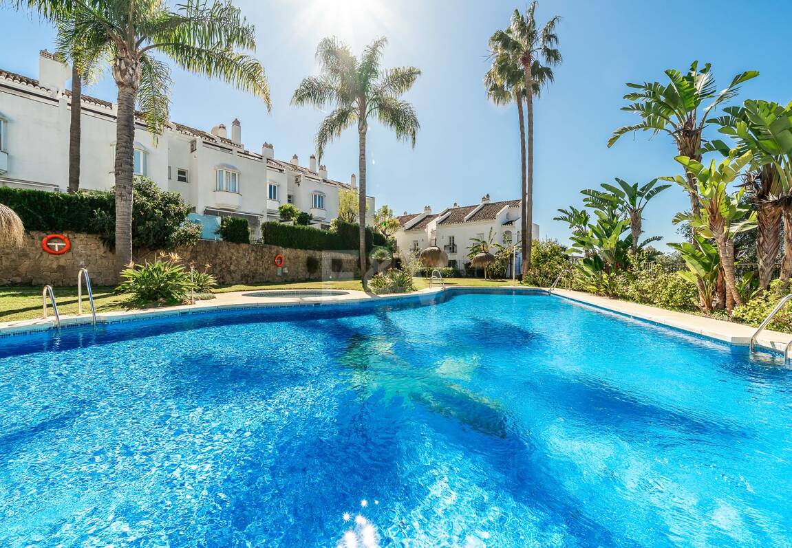 Zeitgenössisches Reihenhaus in Strandnähe in privater Gemeinschaft