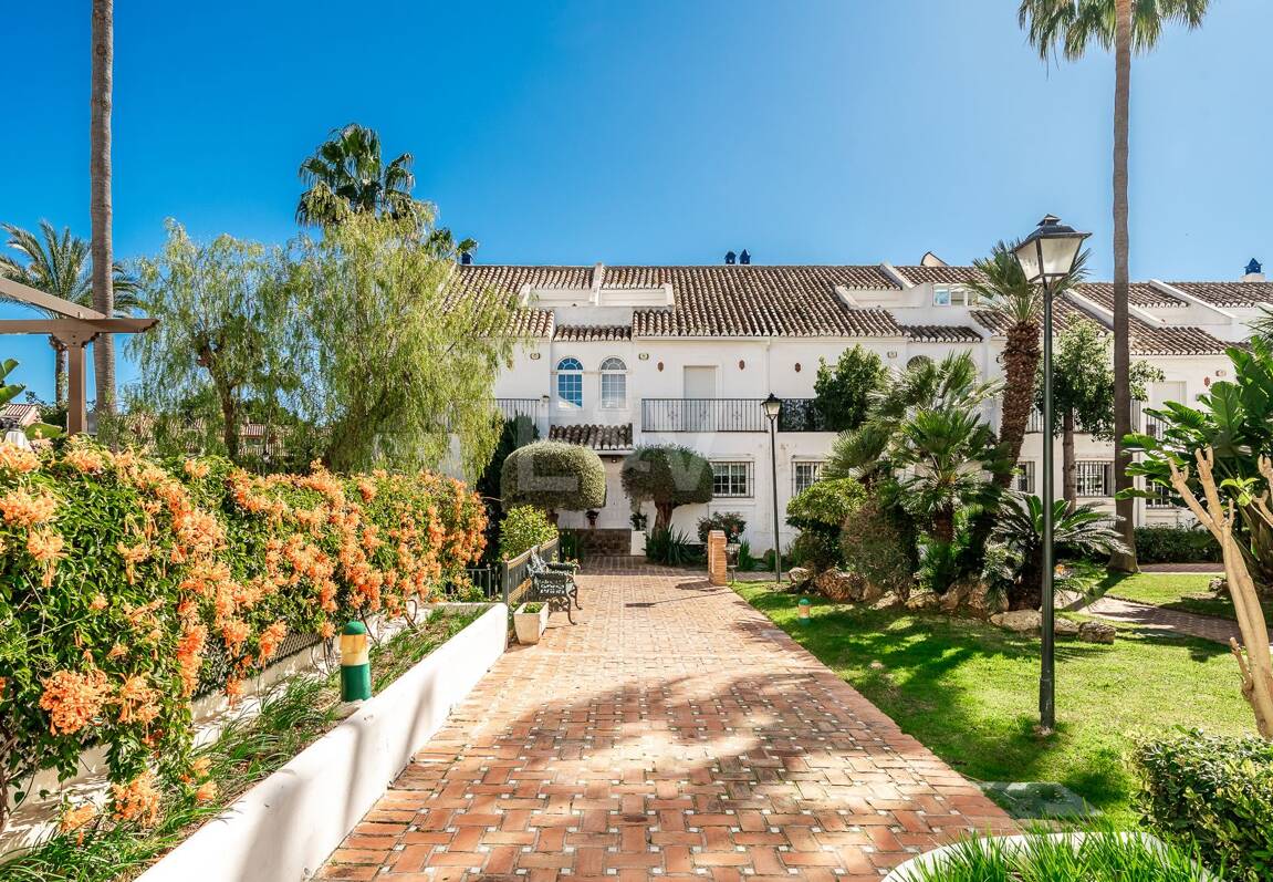 Zeitgenössisches Reihenhaus in Strandnähe in privater Gemeinschaft