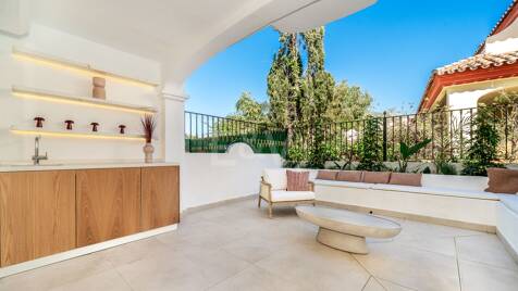 Stylish Townhouse i en gated community i Marbella Golden Mile